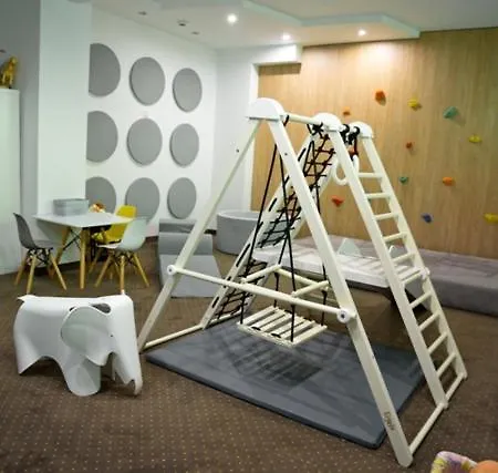 Budowlani Wellness & Medi Kompleks 3* שצ'בניצה
