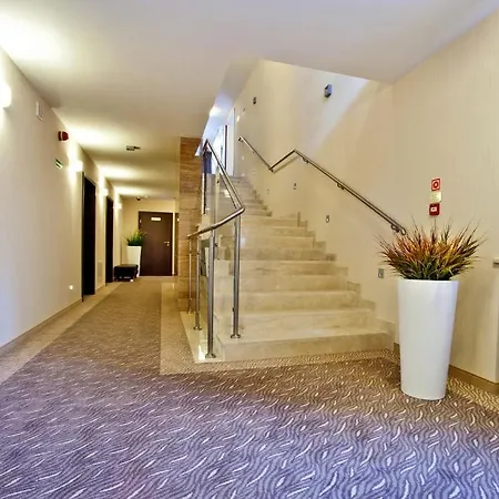 מלון Budowlani שצ'בניצה